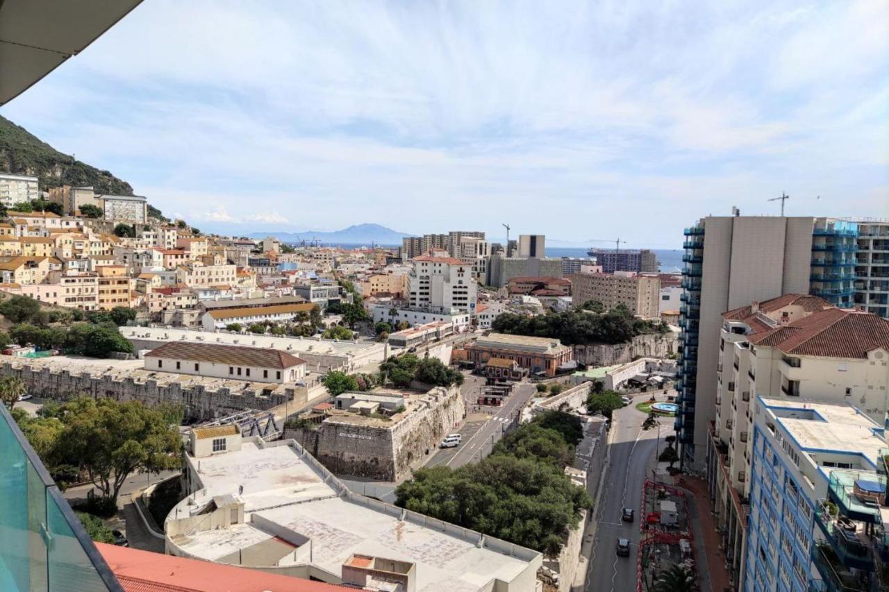 Seaside Serenity Oasis - High Floor - Stunning Views Cebelitarık Dış mekan fotoğraf