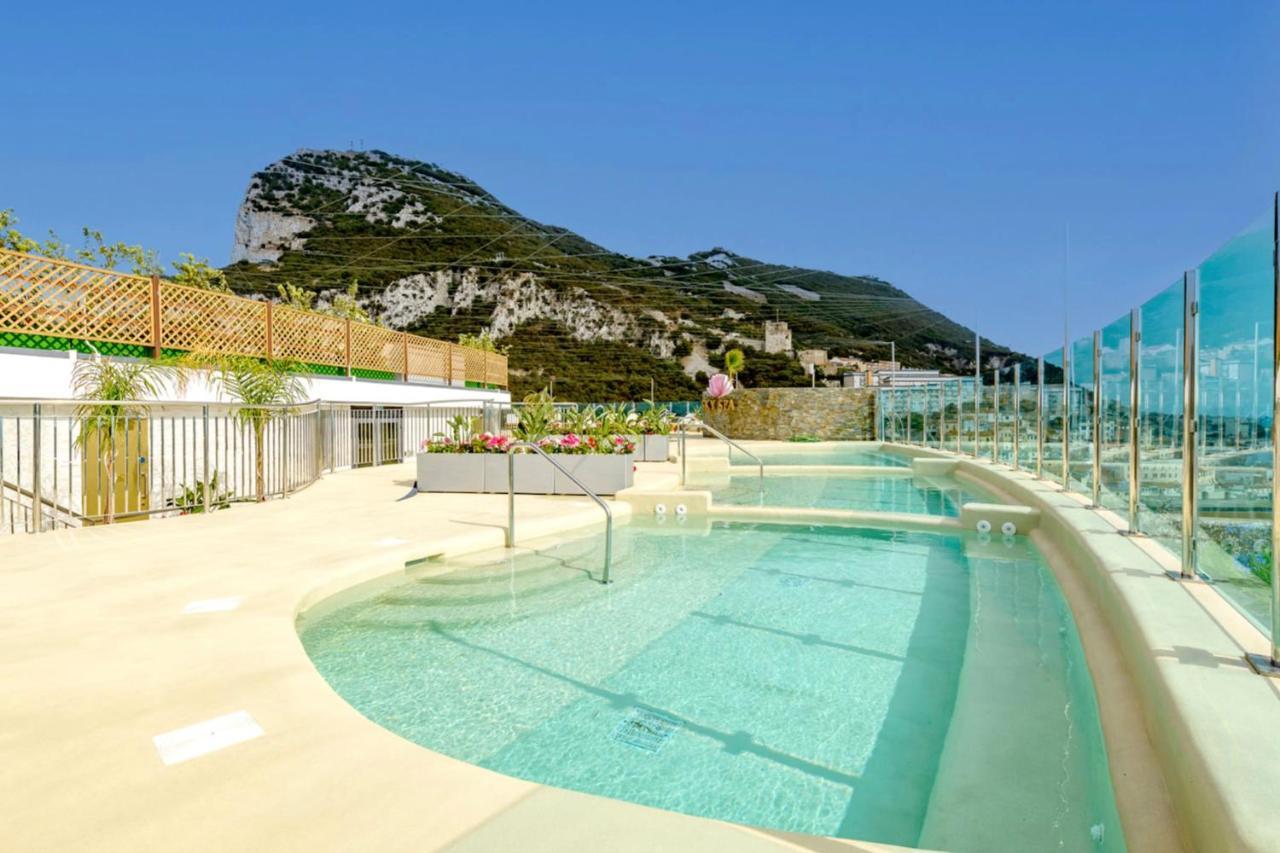 Seaside Serenity Oasis - High Floor - Stunning Views Cebelitarık Dış mekan fotoğraf
